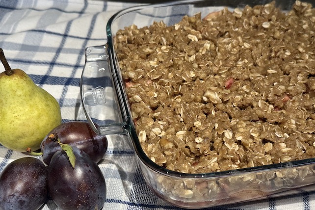 apple pear blueberry fruit crisp with gluten and dairy-free options