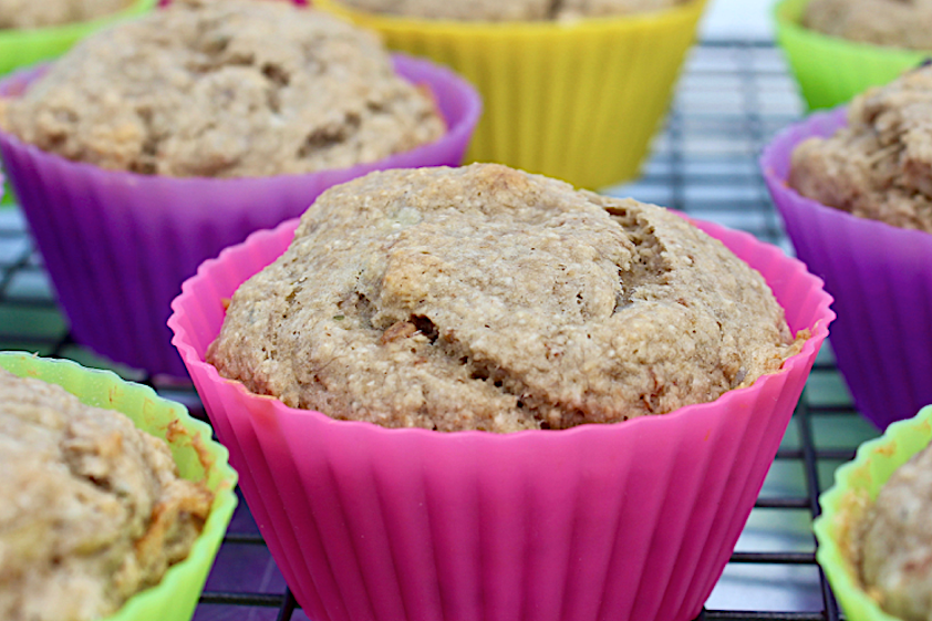 healthy banana and oat muffins