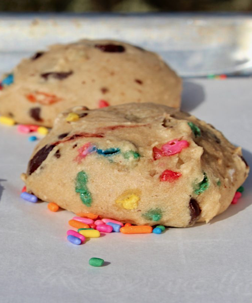 Nearly no fat cookies with colorful sprinkles. Gluten-free and vegan.