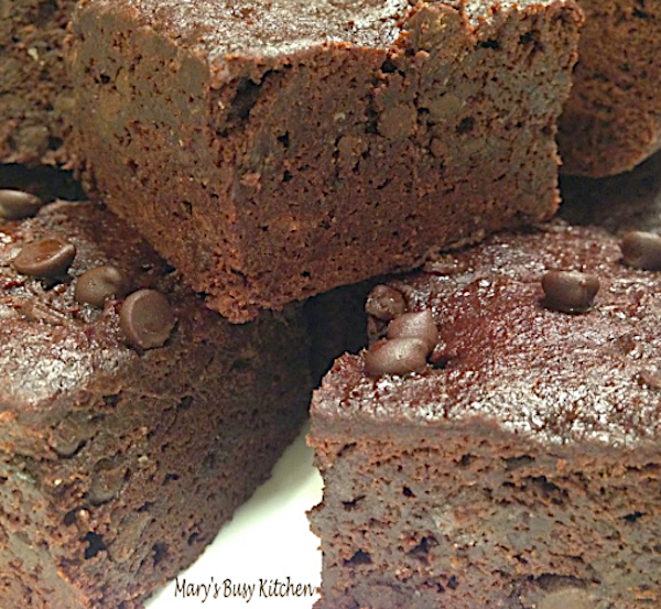moist and rich chocolate snack'n cake