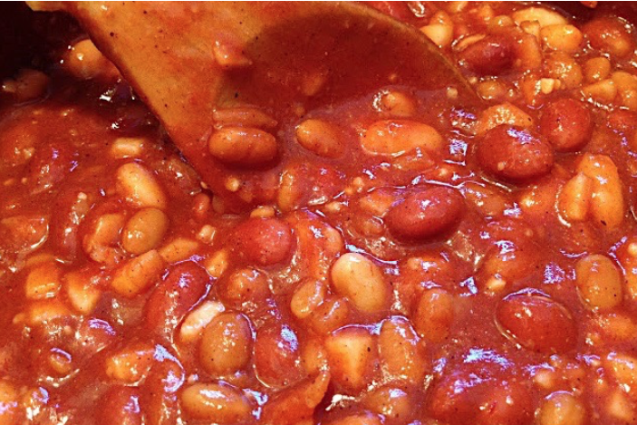Healthy baked beans, gluten-free and vegan
