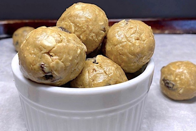 Oatmeal & Raisin Energy Balls ~ A Healthy Protein Snack