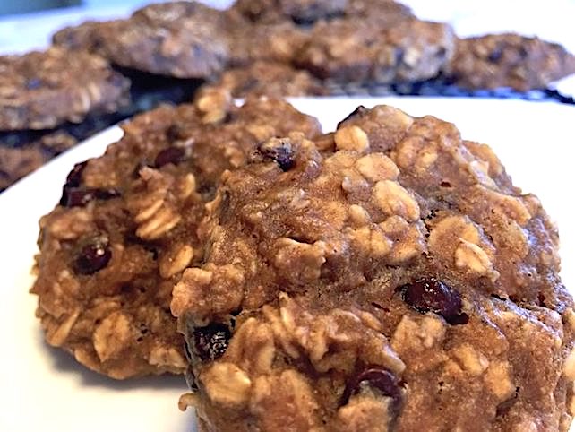sunflower seed butter and banana oat cookies