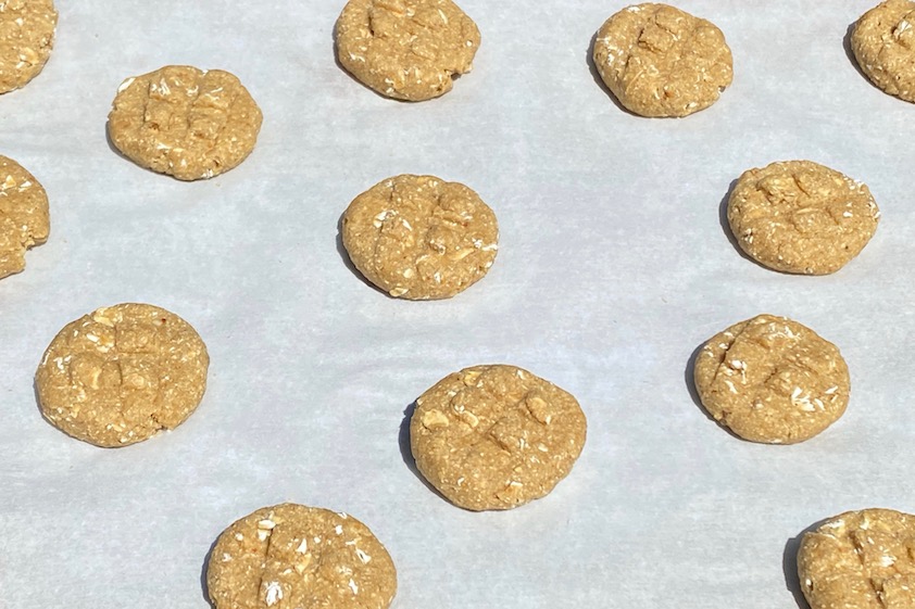 4 ingredient peanut butter cookies for dogs