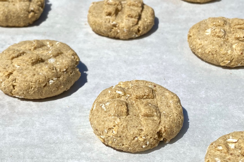 easy 4 ingredient peanut butter cookies for dogs