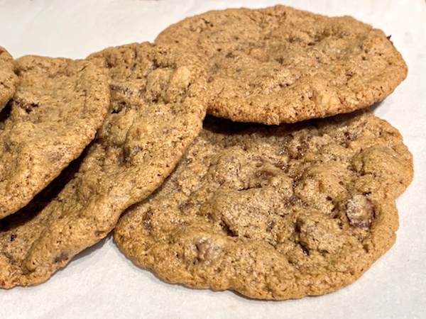 Wheat free thin and crunchy gluten-free chocolate chip cookies