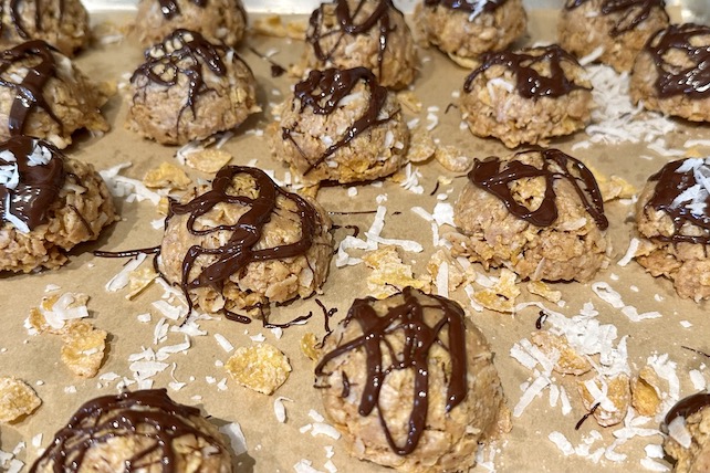 frosted flakes coconut cookies