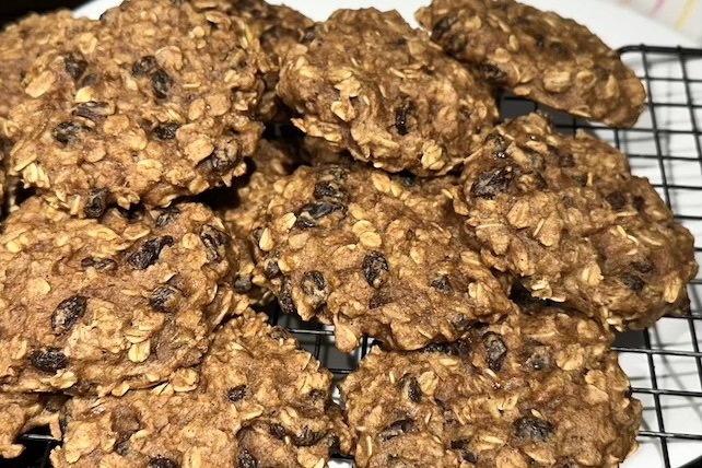 chewy apple and oat gluten-free and vegan cookies with less fat