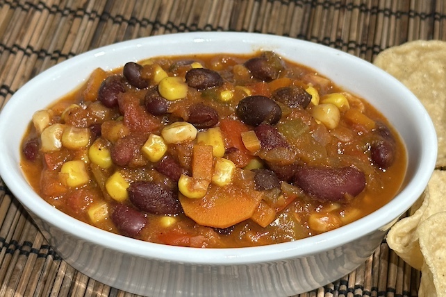 smoky mt. meatless chili, a quick and easy dinner