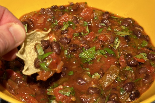 easy five minutes vegan black bean salsa dip
