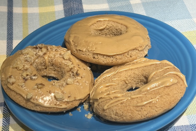 healthy low-calorie baked donuts with maple icing