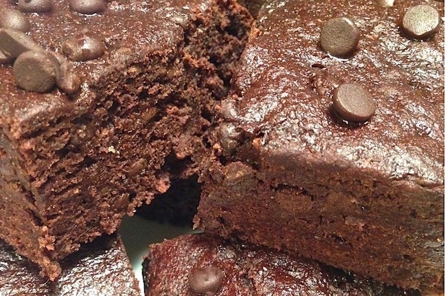 healthy chocolate snack cake 